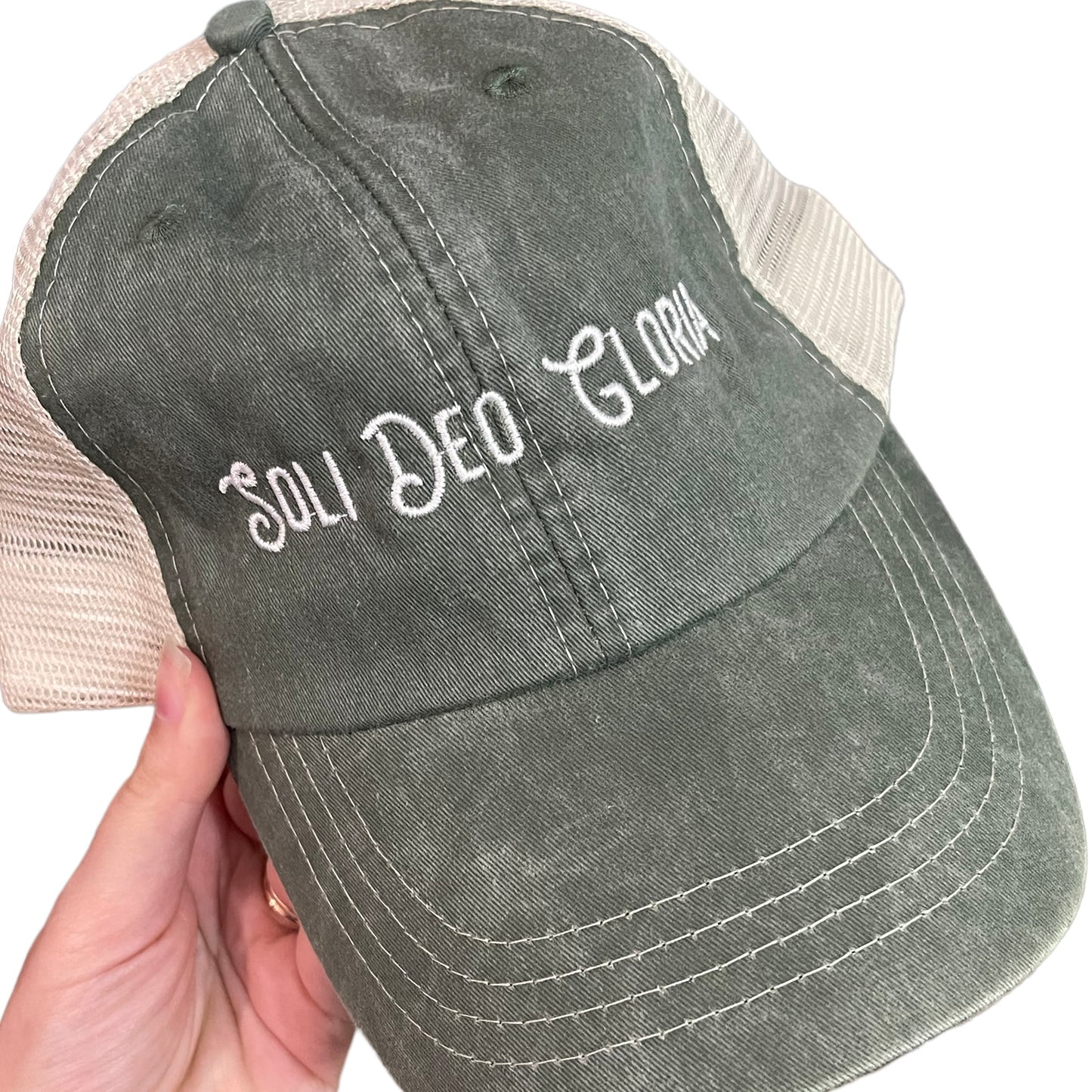 soli deo gloria | hat | green trucker + white